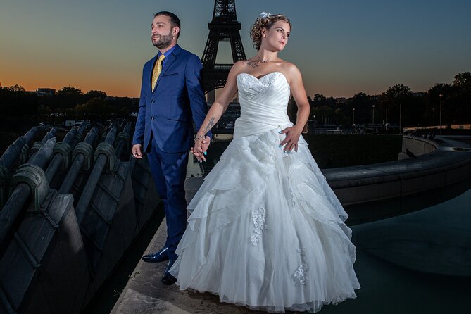 Iconic Portraits in an Exclusive Photoshoot at the Eiffel Tower - Professional Photographer Details