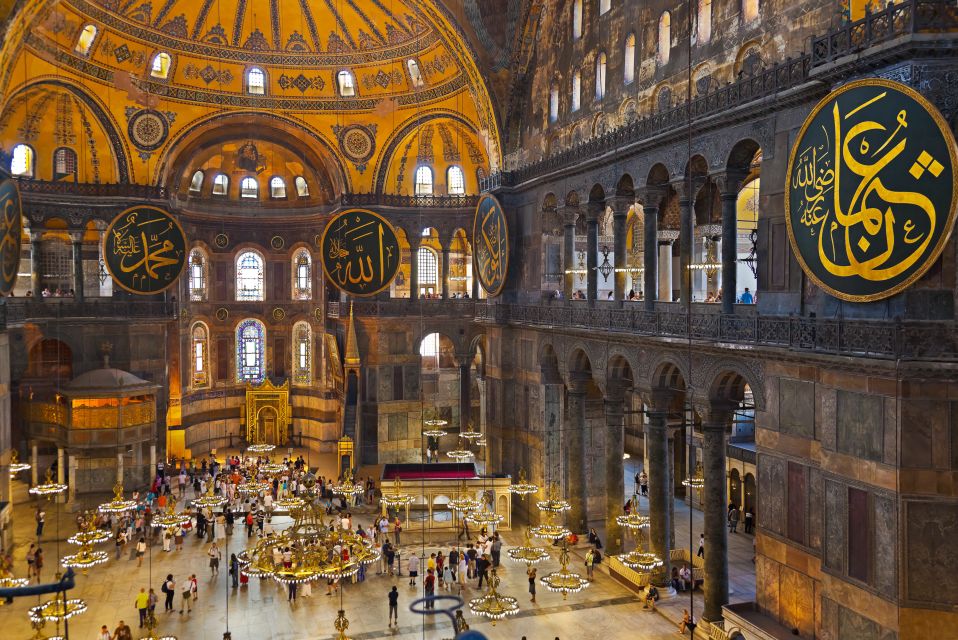 Istanbul Classics Tour - Skip-the-Line Access and Multilingual Guide