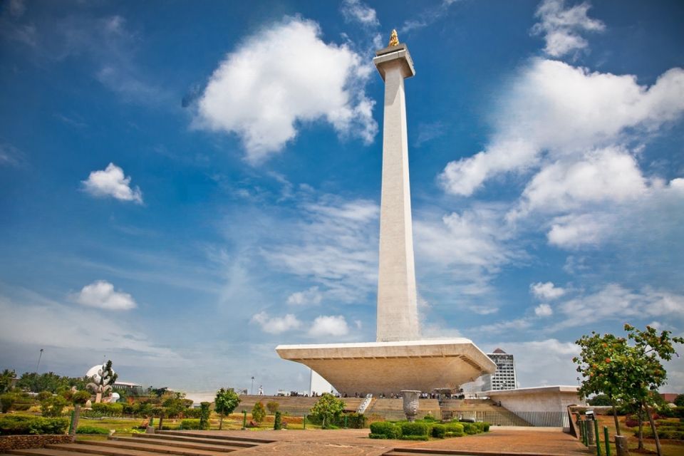 Jakarta: Full-Day Highlights Tour - Live Tour Guide Information