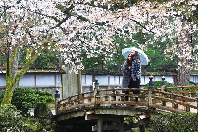 Kanazawa Private 1 Day Tour Photoshoot Session by Professional Photographer - Reviews