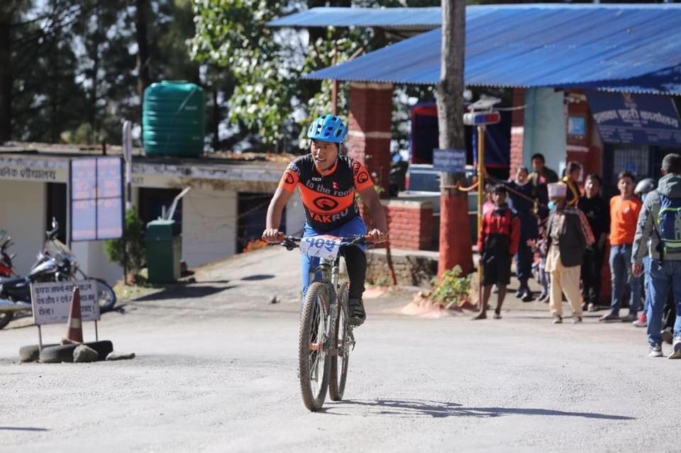 Kathmandu: Down Hill Ride Nagarkot to Bhaktapur City. - Downhill Ride to Bhaktapur via Changunarayan