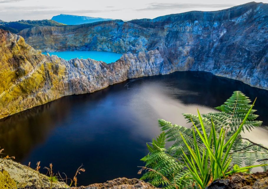 Kelimutu Three Colored Crater Lake 2D1N Tour - Experience Highlights