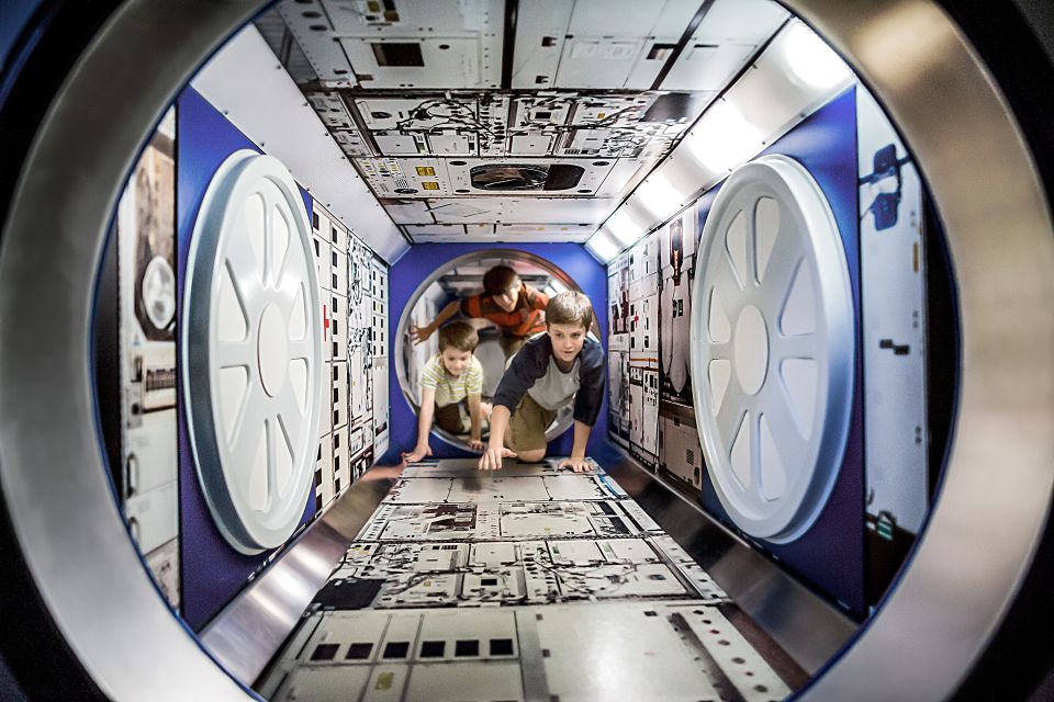 Kennedy Space Center: Chat With an Astronaut With Admission - Participant and Date Selection