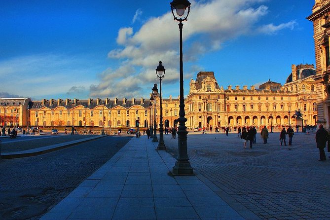 Kid Friendly Private Paris Louvre Tour With Tickets - Small Group Experience