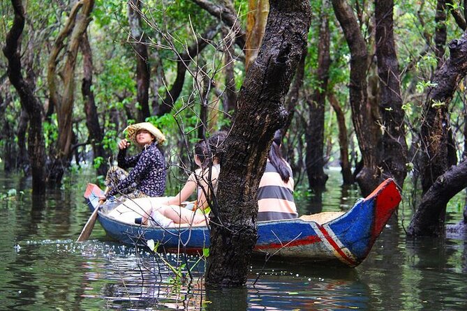 Kompong Phluk Village Tonle Sap Lake Half-Day Tour From Siem Reap - Guide Performance and Approach