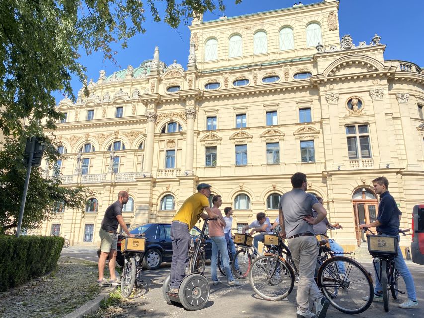 Krakow: 2 Hours Old Town Bike Tour - Language Options and Availability