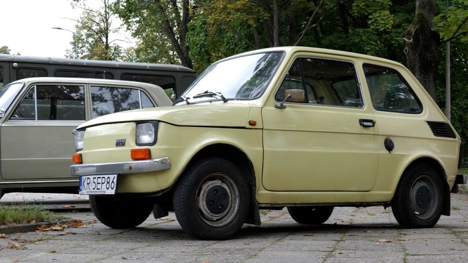 Krakow: Guided Tour of Nowa Huta in Communist-Era Cars - Tour Highlights