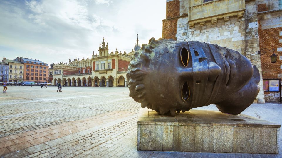 Krakow: Old Town Audioguided Walking Tour - Audio Guide Features and Benefits