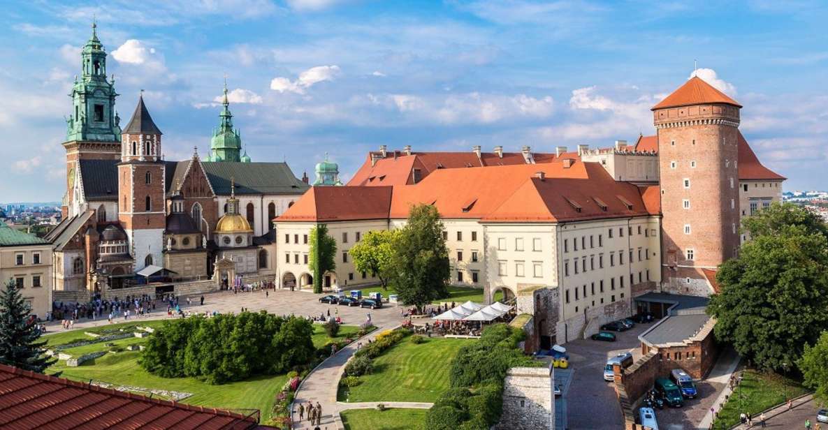 Krakow: Old Town Golf Cart Walk and Wawel Castle Guided Tour - Tour Experience Details
