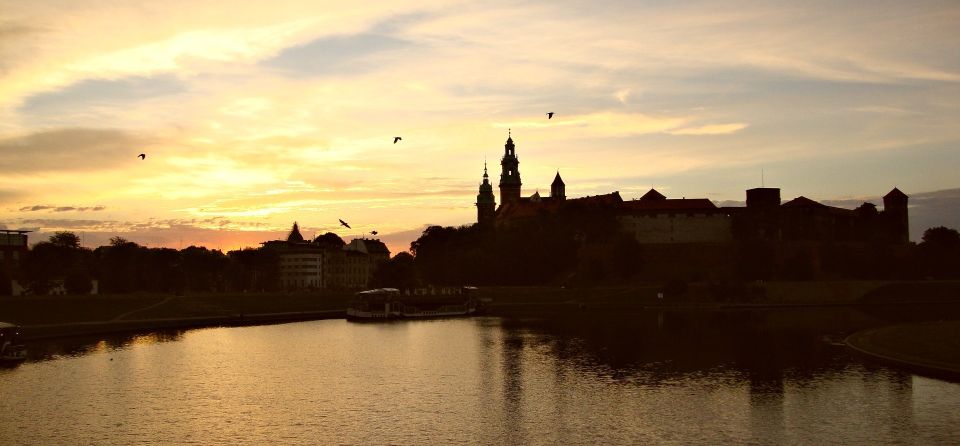 Krakow: Skip the Line Wawel Castle & Cathedral Private Tour - Tour Highlights