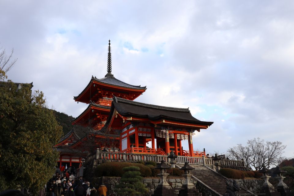 Kyoto: Fushimi Inari-taisha and Kiyomizu-dera (Spanish Guide) - Detailed Tour Description