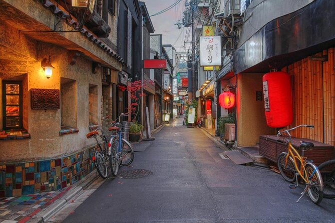 Kyoto : Pontocho All-Including Evening Local Food Tour Adventure - Local Guides