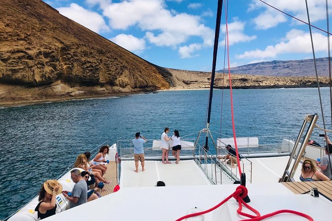 Lanzarote: La Graciosa Island Cruise With Lunch and Water Activities - Catamaran Trip Highlights