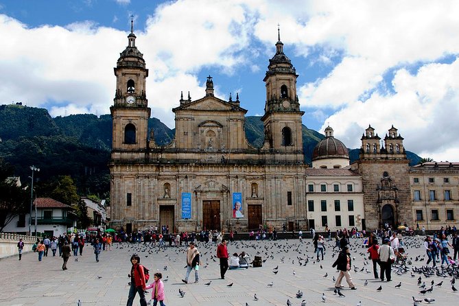 Layover Bogotá Private Tour Transfer in & Out (4 Hrs.) - Airport Pickup and Drop-off
