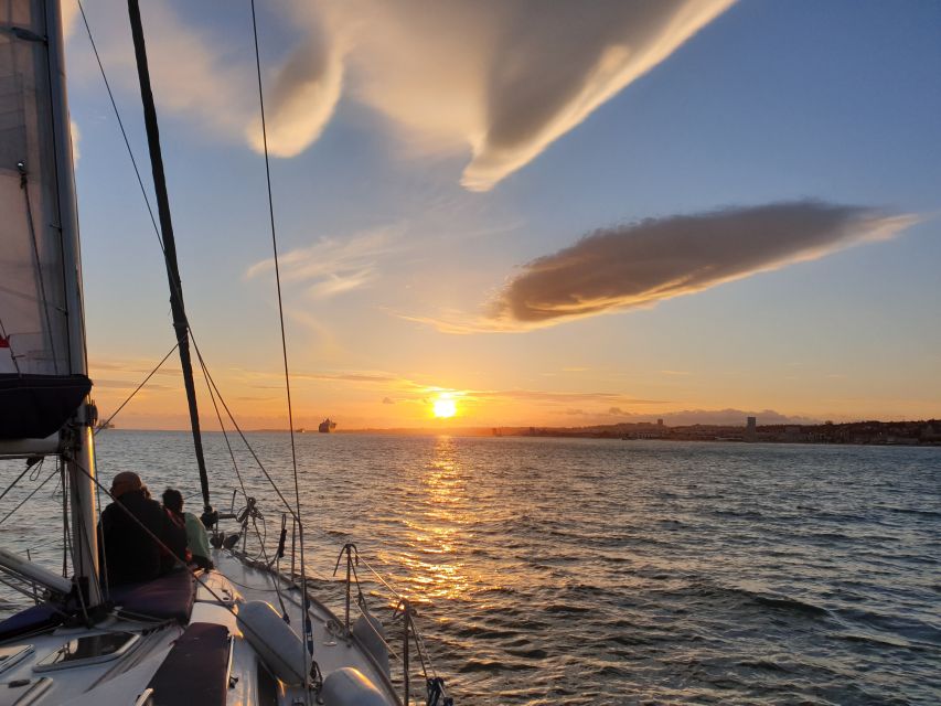 Lisbon: Day, Afternoon, or Sunset Boat Cruise With Wine - Booking Details