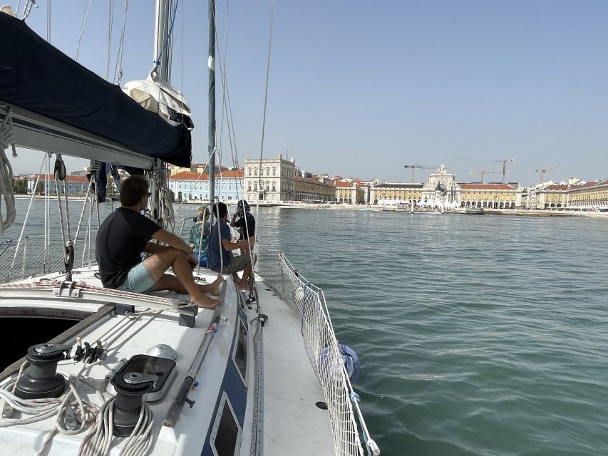 Lisbon: Private Sightseeing Yacht Tour With Welcome Drink - Participant Information