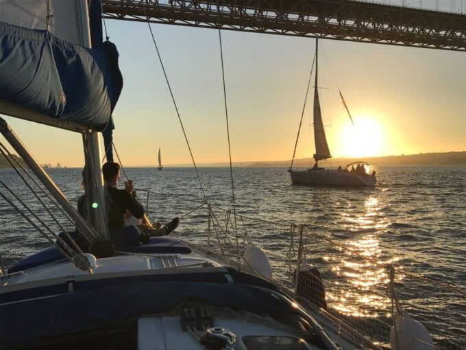 Lisbon: Private Sunset Sailing Tour With Champagne - Starting Location and Itinerary