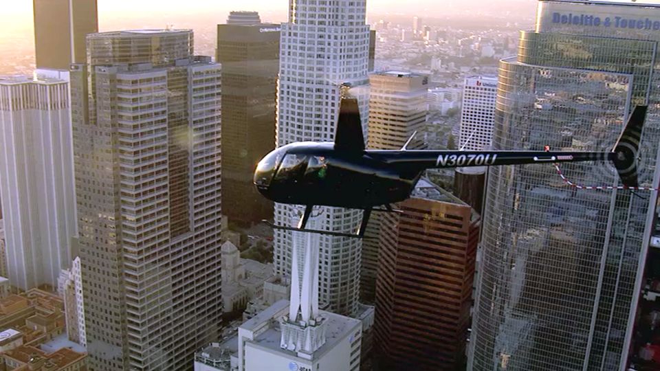 Los Angeles: Downtown Landing Helicopter Tour - Private Group Experience Details