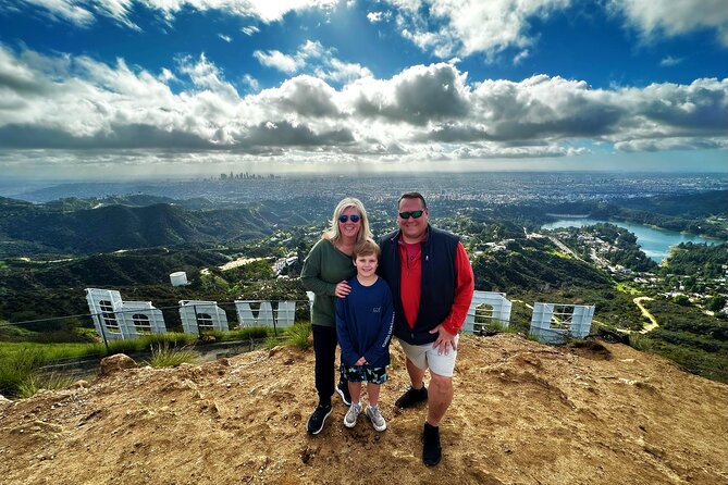 Los Angeles: The Original Hollywood Sign Hike Walking Tour - Tour Guides and Guest Experiences