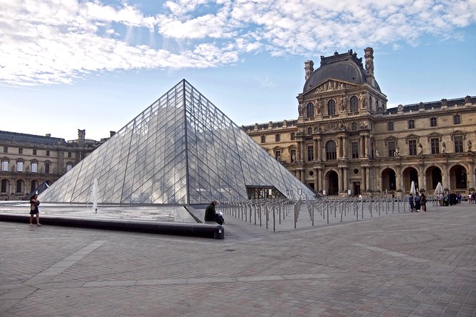 Louvre Museum Must-Sees: Skip-the-Line Semi-Private Guided Tour - Small Group Experience