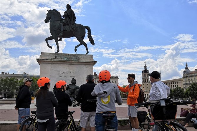 Lyon Small Group Guided Electric Bike Tour With Food Tasting - Local Culinary Delights and Snacks