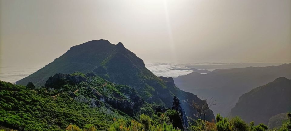 Madeira: Shuttle for Sunrise Hike at Pico Do Arieiro - Activity Features