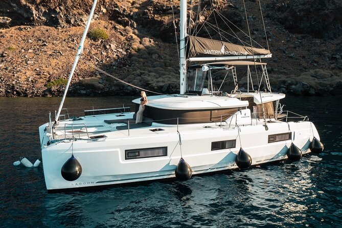 Majestic Catamaran Caldera Cruise With Snacks, Meal & Drinks - Traveler Engagement