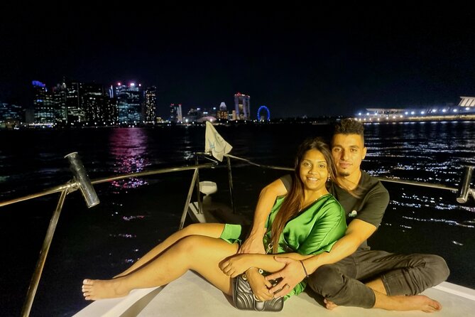 Marina Bay Sands Yacht Cruise With Dinner - Dining Experience