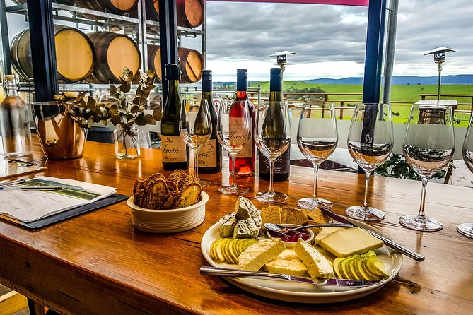 Melbourne: Premium Yarra Valley Wines, Chandon & 2-Course Lunch - Scenic Lunch at Hubert Estate