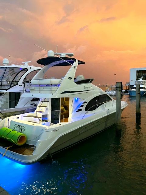 Miami: Private Sunset Yacht With Courtesy Drinks to Toast - Amenities and Services