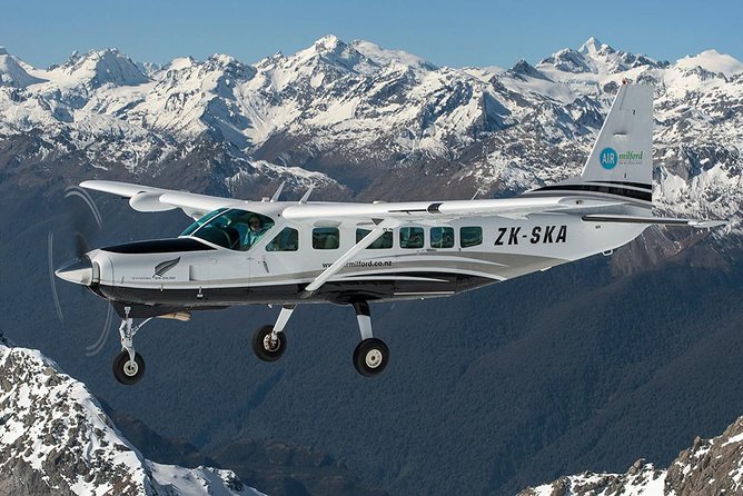 Milford Sound Overhead Flight With Landing From Queenstown - Traveler Interaction Insights