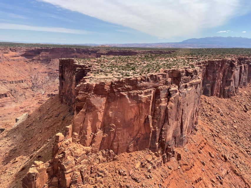 Moab: The Grand Tour Helicopter Tour - Participant and Date Selection