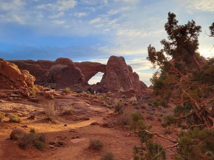 Morning Arches National Park 4x4 Tour - Tour Description