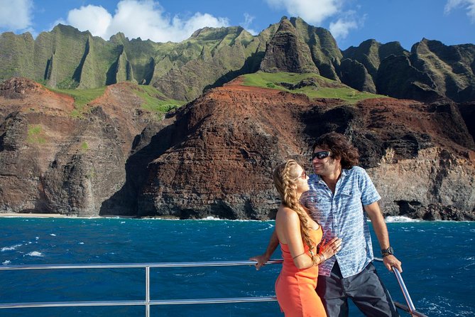 Na Pali Sunset & Sightsee Boat Tour - Logistics and Policies