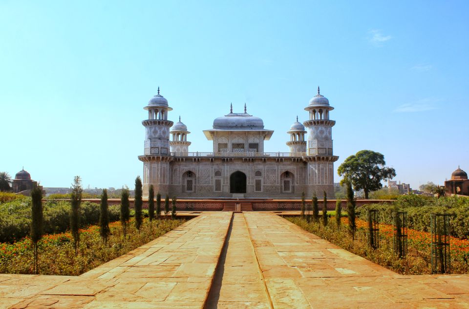 New Delhi: Private Mughal Empire Trip to Agra and Fatehpur - Pickup Services