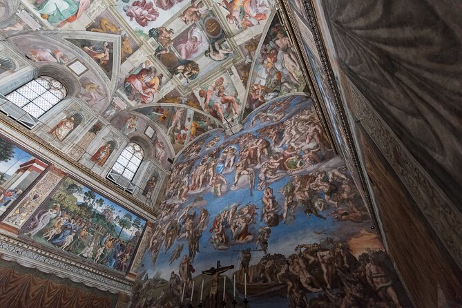 Night Vatican Museums Tour Including Sistine Chapel - Visitor Experience