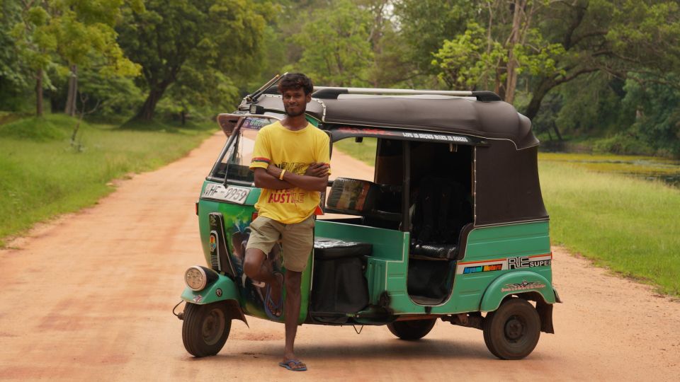 Non-Touristic Sigiriya on Tuktuk - Tour Highlights