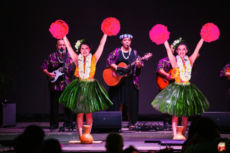 Oahu: Ka Moana Luau Dinner and Show at Aloha Tower - Location and Amenities