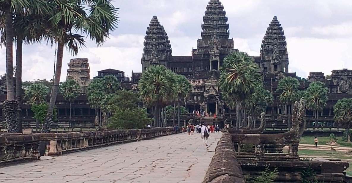 One Day Temple Tour to Angkor Wat, Angkor Thom & Taprohm - Duration and Availability