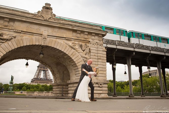Paris 2-Hour Eiffel Tower Walking Tour With Professional Photo Shoot - Photo Shoot Details