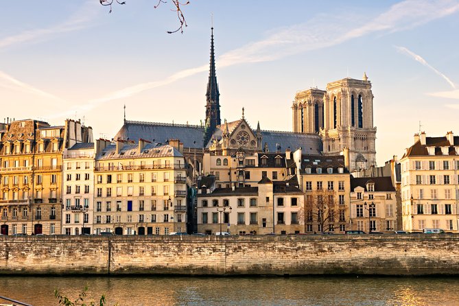 Paris City Center & Louvre Museum Exclusive Guided Tour -Reserved Entry Included - Refund and Cancellation Policy