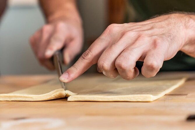 Paris Croissant Small-Group Baking Class With a Chef - Location and Accessibility