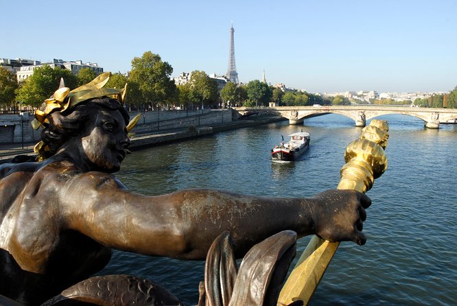 Paris Highlights Immersive Coach Tour - Inclusions