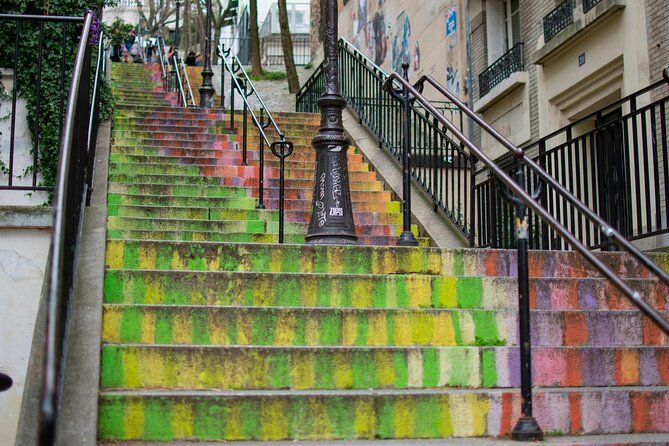 Paris: Montmartre and Sacre Coeur Private Tour for Kids and Families - Service Animals