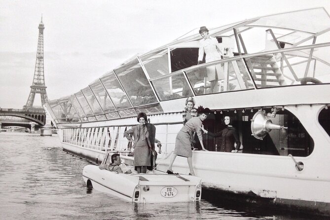 Paris Seine River Dinner Cruise With Live Music by Bateaux Mouches - Experience Overview