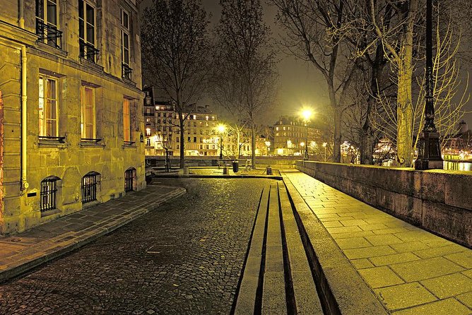 Paris Until the Heart of the Night - Experiencing Paris After Dark