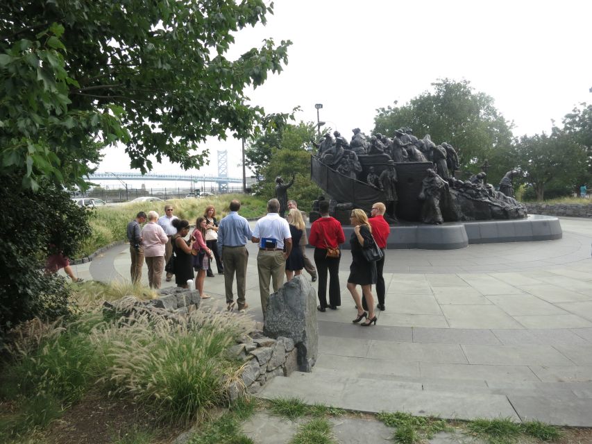 Philadelphia: Private Colonial Waterfront Walking Tour - Experience Highlights