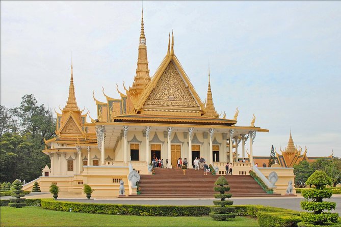 Phnom Penh Full Day Private Tours - Traveler Amenities and Services