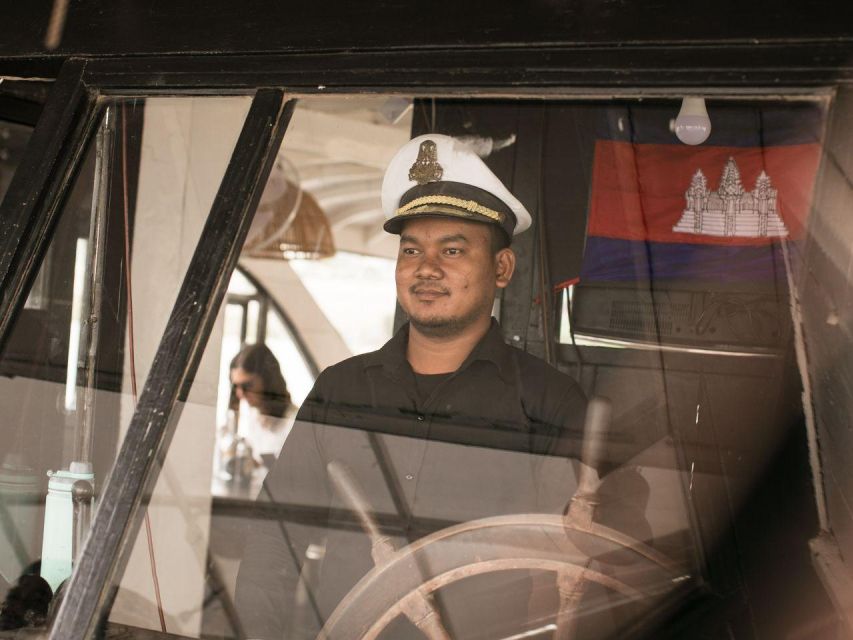 Phnom Penh: Sunset Cruise on Kanika Boat - Language and Customer Ratings