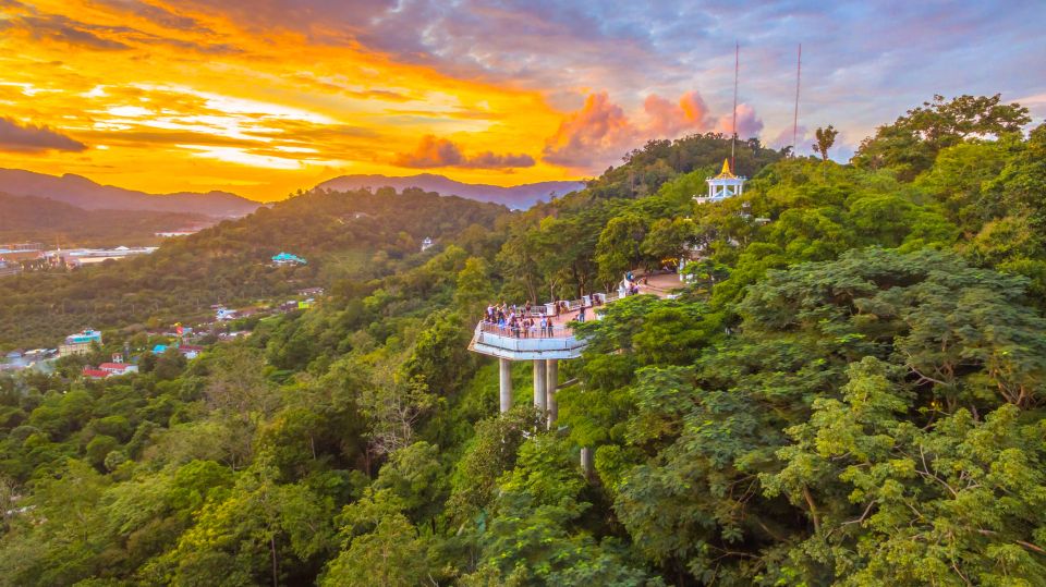 Phuket: Old Town, Chalong Temple, and Great Buddha Van Tour - Chalong Temple Visit